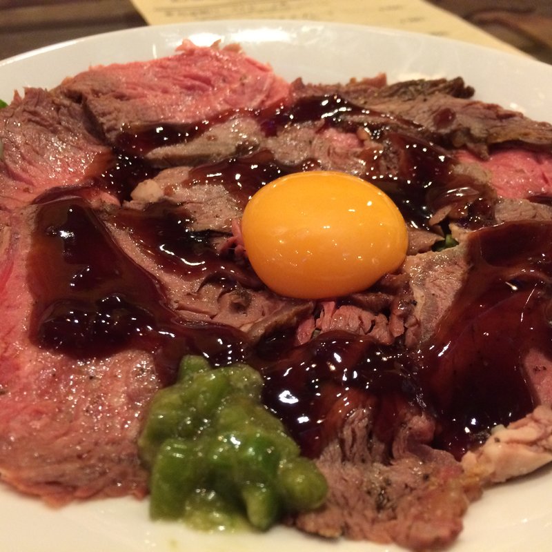 ローストビーフ丼(メヒカナリア)