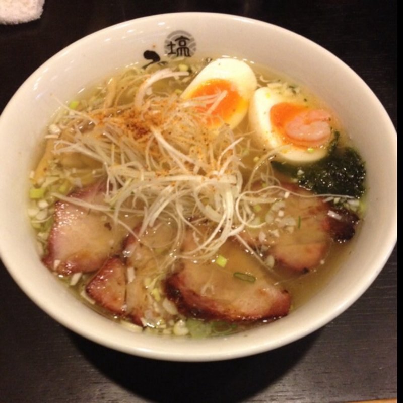 チャーシュー塩玉らーめん(せたが屋 ひるがお 駒沢本店)