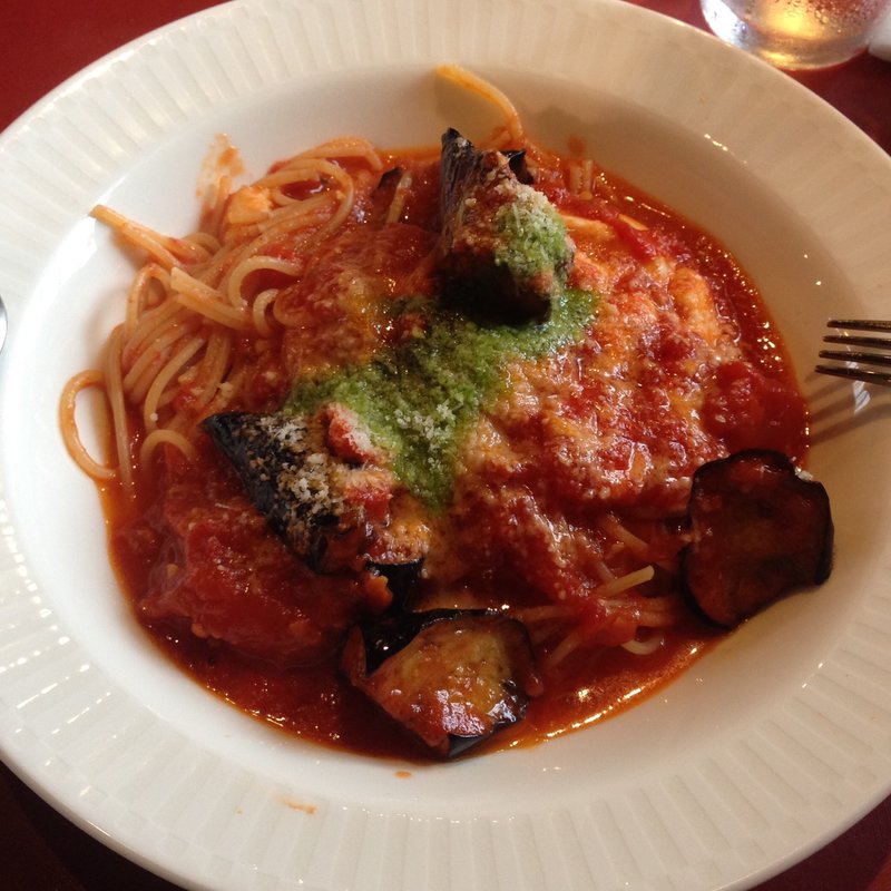 地元ナスとモッツァレラのトマトソース(ベルドゥーラ)