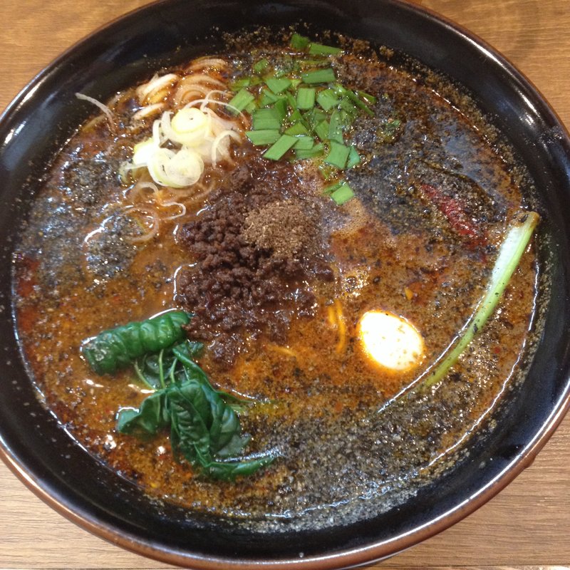 担々麺 黒(担々麺とまぜそば だんだん)