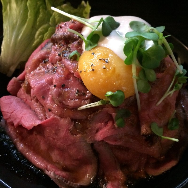 ローストビーフ丼(レッドロック 三宮東店)