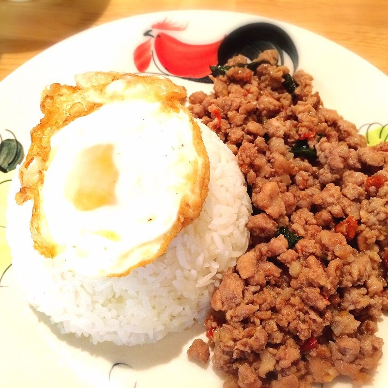 ガパオセット(タイカフェサロン ニランカフェ)