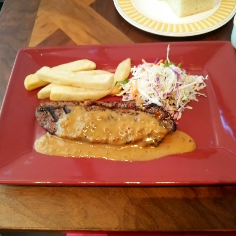 Lunch　グリル　ビーフサーロインステーキ&フライドポテト(ダイニング&バー ラヴァロック)