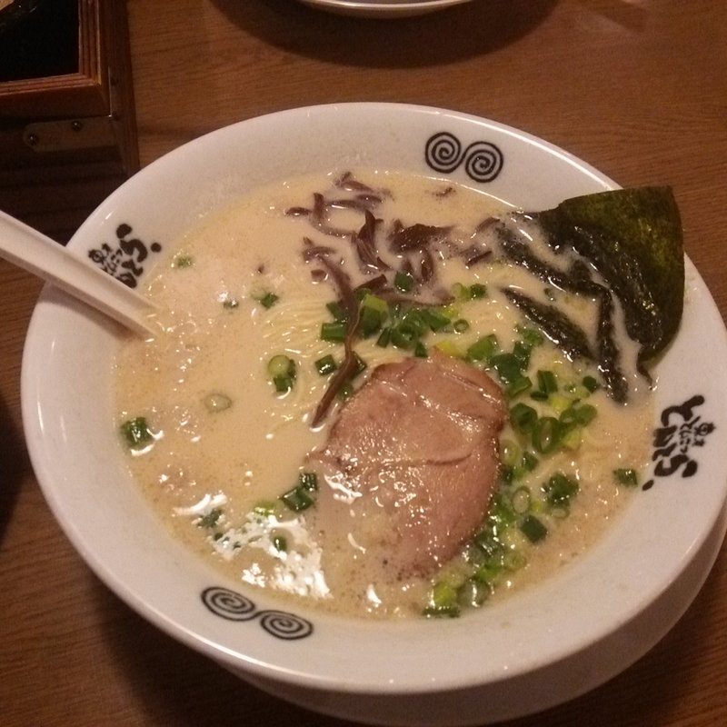 博多とんこつらーめん(東京とんこつ とんとら 上尾店)