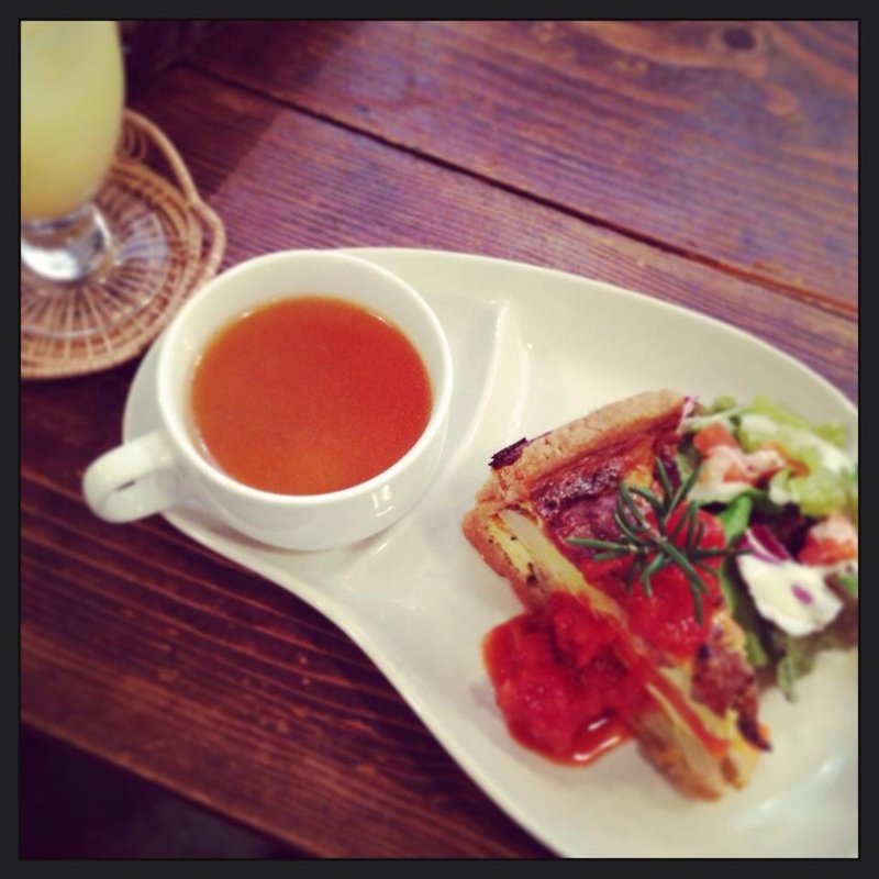 キッシュランチ (コムカフェ音倉)