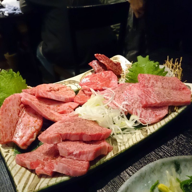 本日の肉盛り合わせ(特選和牛焼肉やなか)