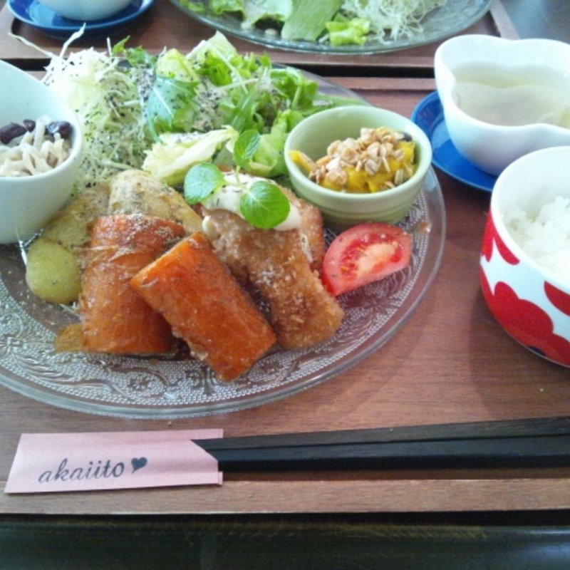 ヘルシーでお野菜たっぷり、美しくなれるランチ(akaiito)