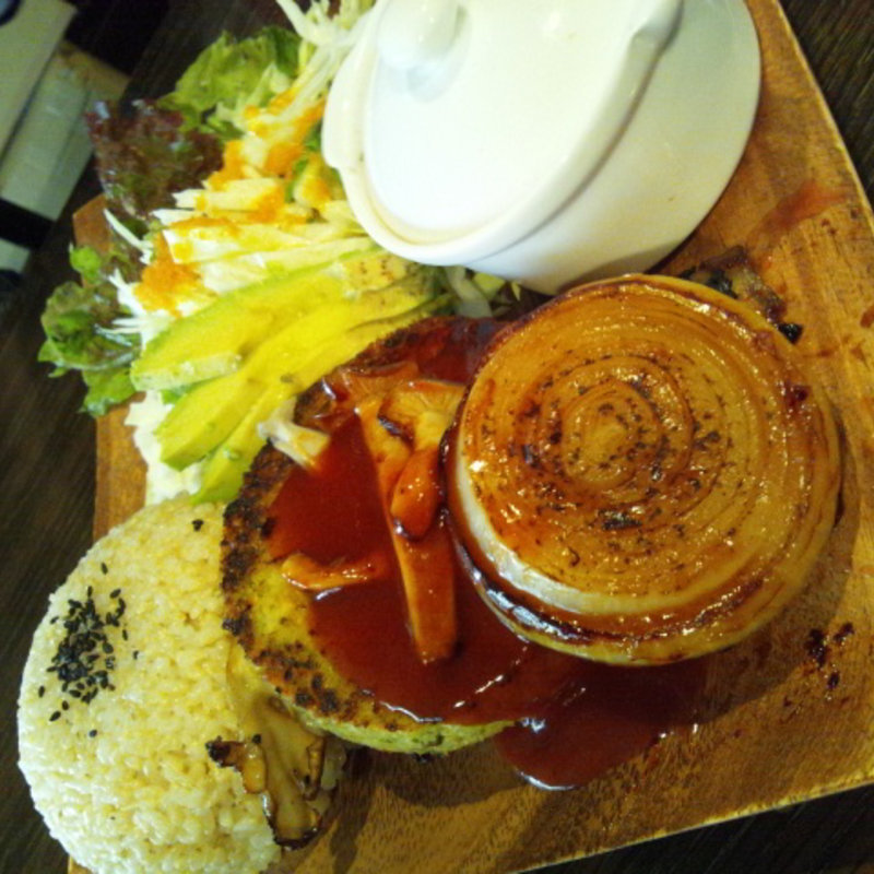 ランチセット玄米ライスとファラフェルハンバーグ(VESPERA)