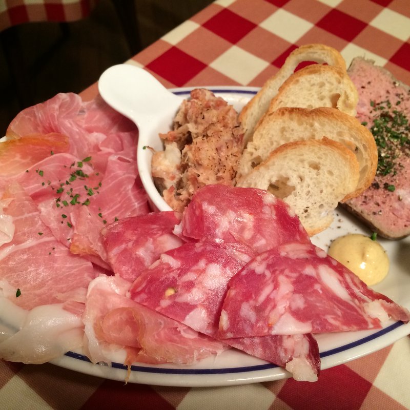 シャルキュトリー盛合せ(ビストロ　ボナペ)