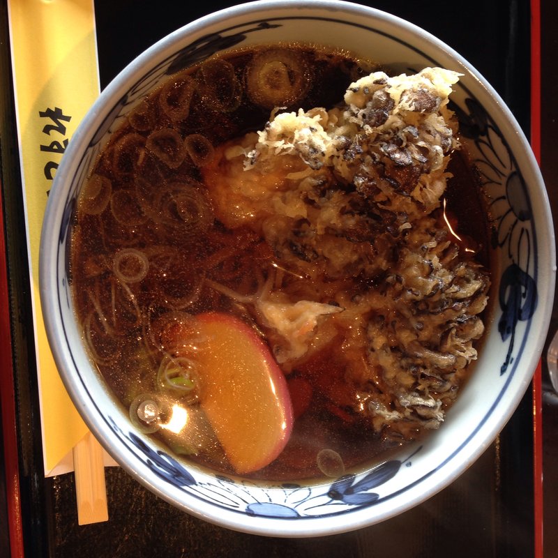 日光まいたけ天ぷらそば(バウムクーヘン工房 はちや （HACHIYA）)