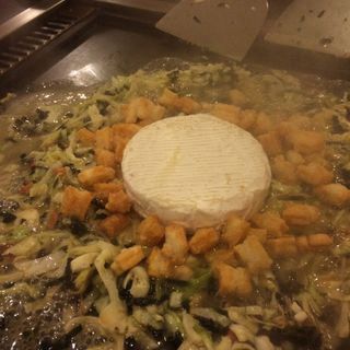 カマンベールチーズもんじゃ のりトッピング(よろづや)