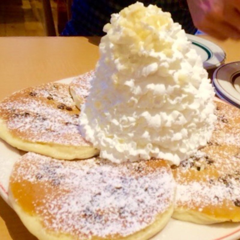 チョコチップパンケーキ ホイップトッピング(Eggs 'n Things お台場店)