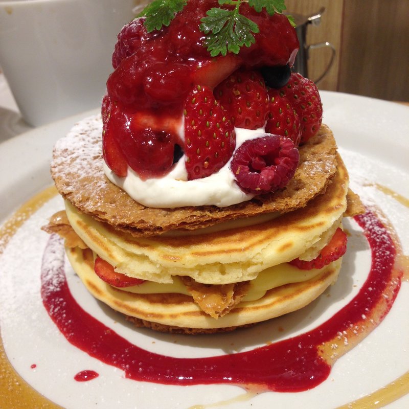 ストロベリーミルフィーユパンケーキ(ジェイエスパンケーキ　町田店)