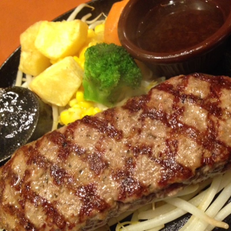 弾力バーグステーキ180g(弾力ハンバーグ カウベル みつわ台店)