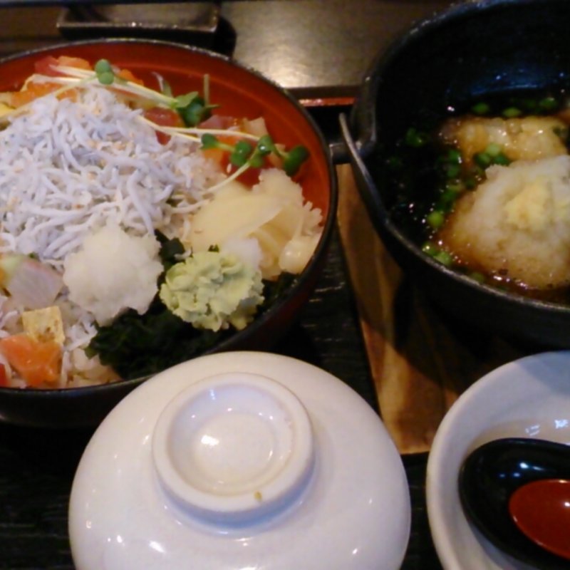 ばらちらし丼(とびっちょ 本店)