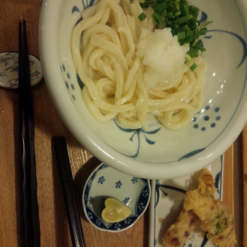 生醤油うどん（もち・ちくわ天）(うどん大地)