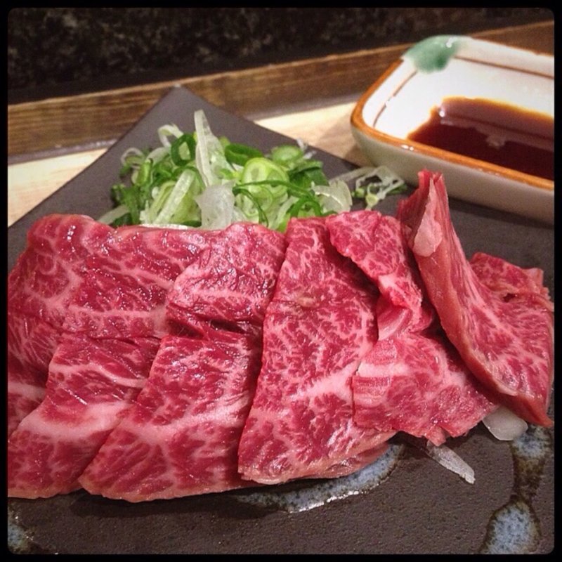 サガリ刺し(神泉ホルモン 三百屋)