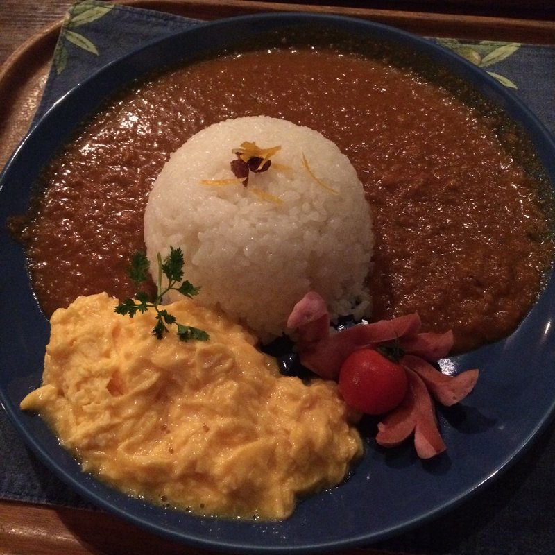 オムカレー(COFFEE HALL くぐつ草 （クグツソウ）)