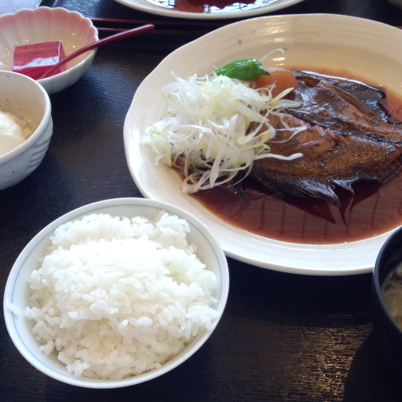 鮮魚の煮付け定食(えぼし)