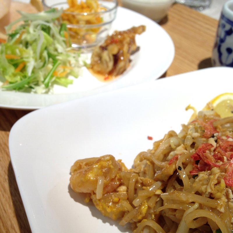 パッタイセット(タイ料理店ディーディー)