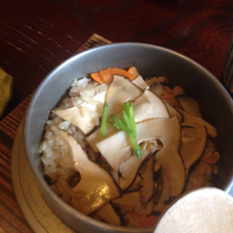 松茸釜飯(くつろぎ家)