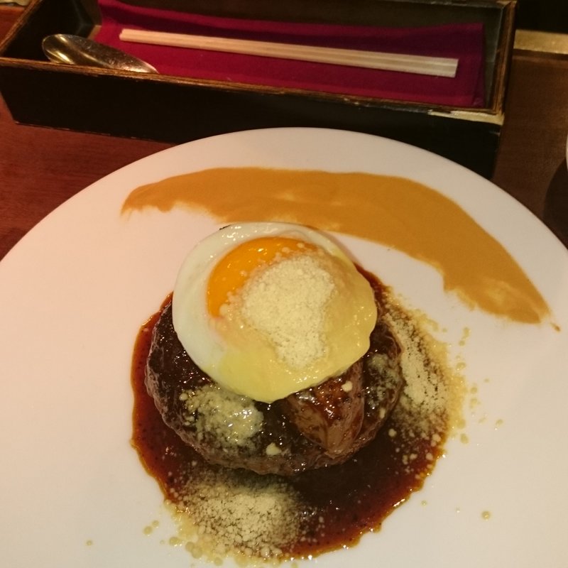 五重塔『岩手産　短角牛とフォアグラのロッシーニ　TAKU風』(俺のフレンチTable Taku)