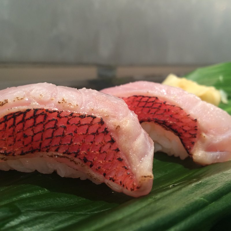 金目鯛の塩炙り握り(おらんく家　北新地西店)