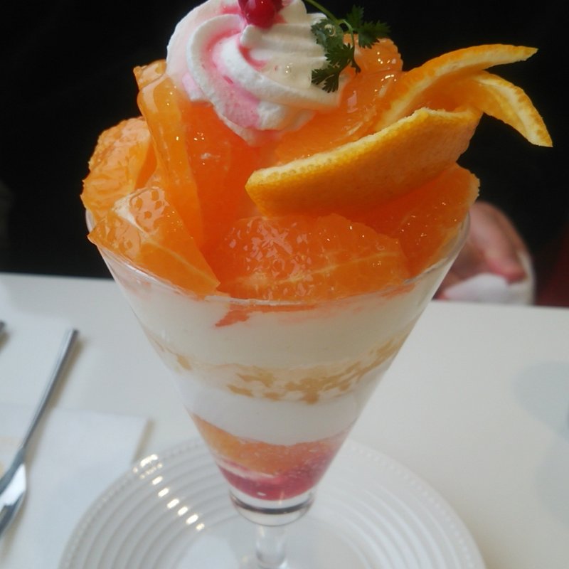 デコポンのパフェ(タカノフルーツパーラー 池袋東武店)