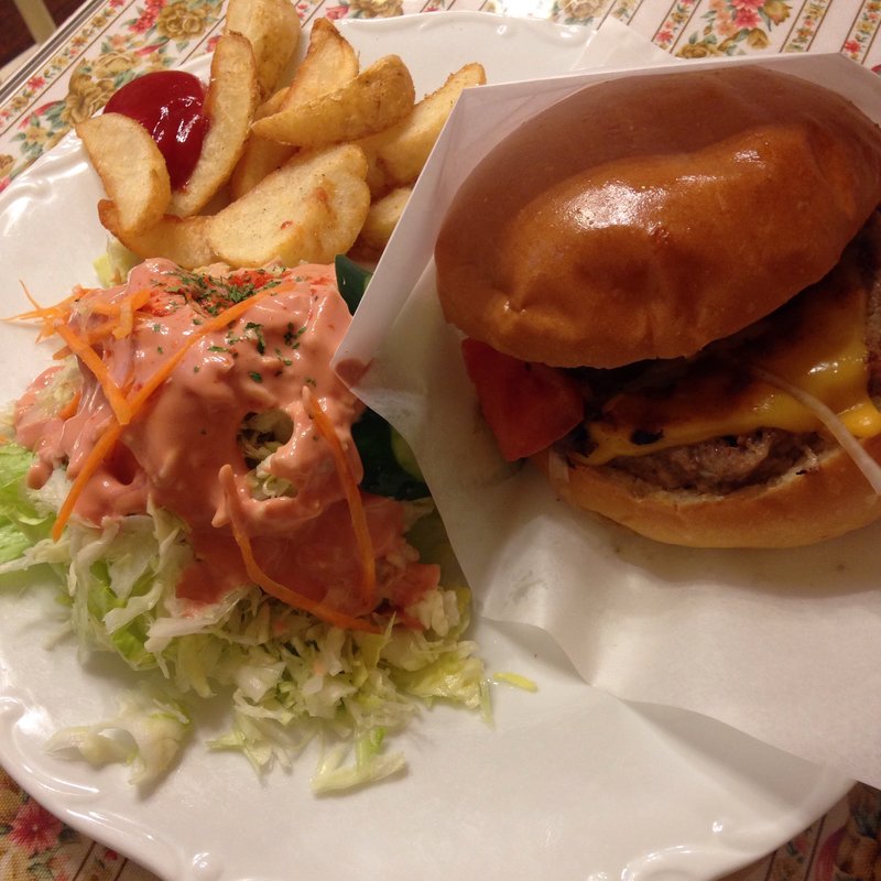 デミグラスバーガーセット(喫茶萩 )