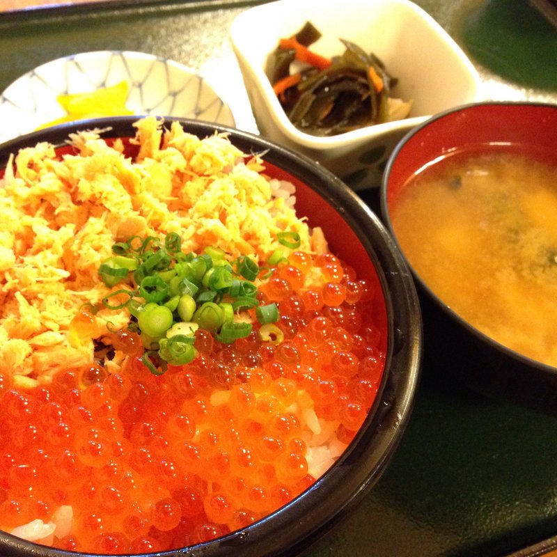しゃけいくら丼定食(しなのまち山水 )