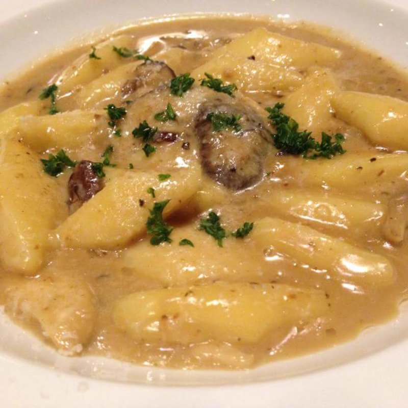 ニョッキ、舞茸、椎茸エリンギのフンギクリームソース(ロイヤルガーデンカフェ青山)