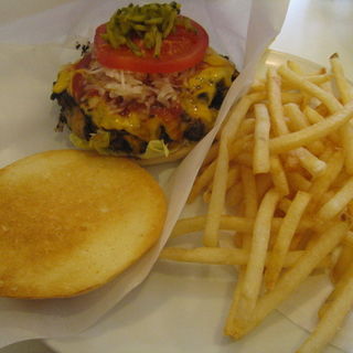 亀岡牛チーズバーガー　ワイルド（240g）＋ソフトドリンクセット(Burger Boy Cafe)