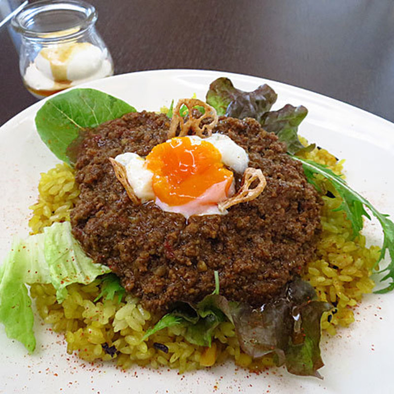 ドライカレー　デーツヨーグルトフロマージュ付(ジュメイラ・オアシス)