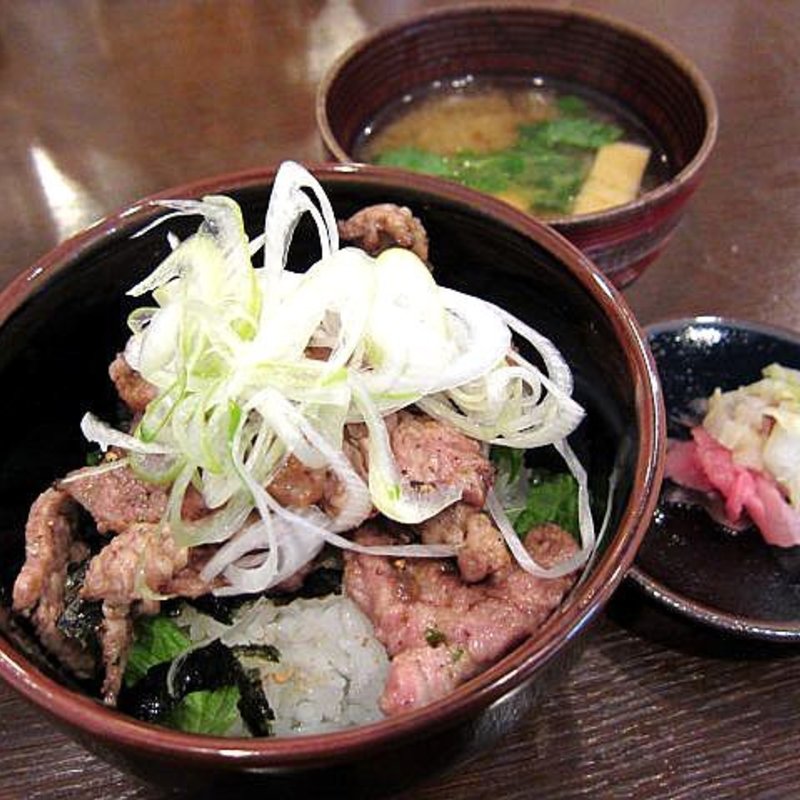 豚丼小(食堂とん)