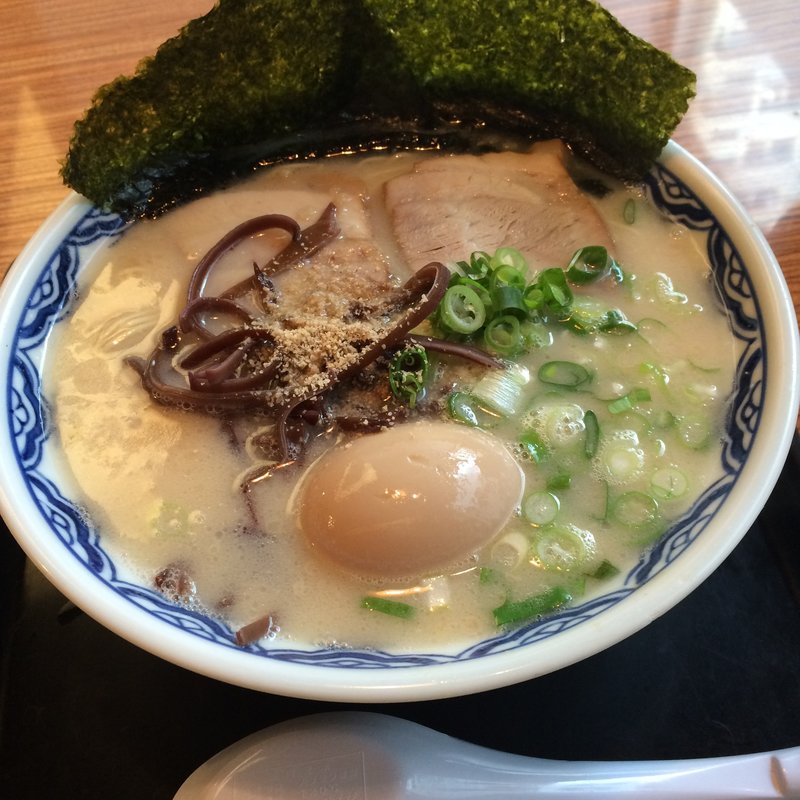 由丸ラーメン(博多らーめん由丸 人形町店)