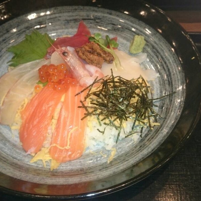 海鮮丼（大盛り）(あっぱれ天風なんばパークス店)