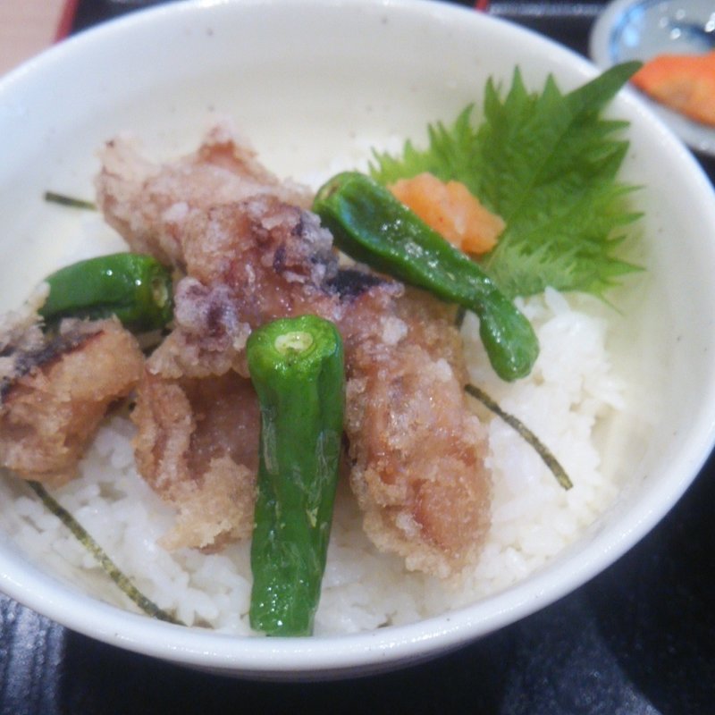 桜たこの竜田揚げ丼(もりの市場食堂)