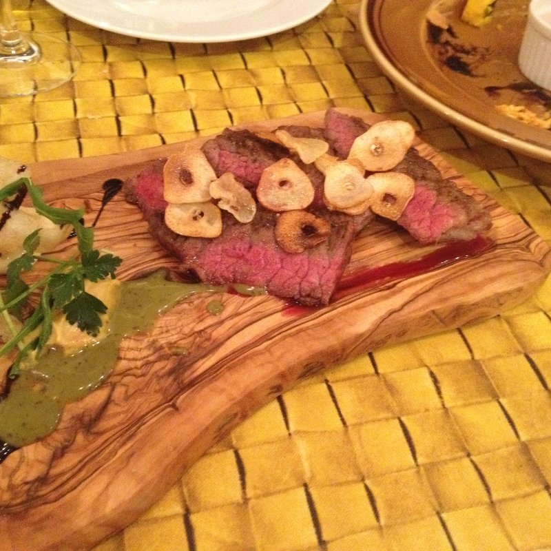 本日のお魚・お肉料理 子牛のロースト(OSTERIA Luce' d' Oro)