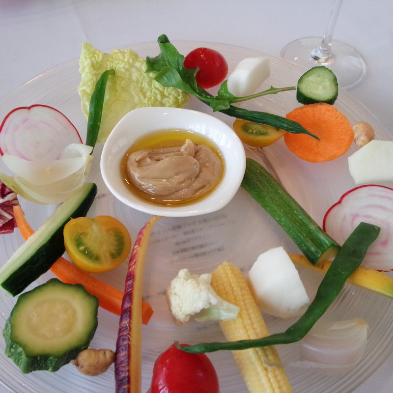 コース料理　前菜　採れたて新鮮な熊谷野菜のスティック野菜　バーニャカウダ(Artigiano)