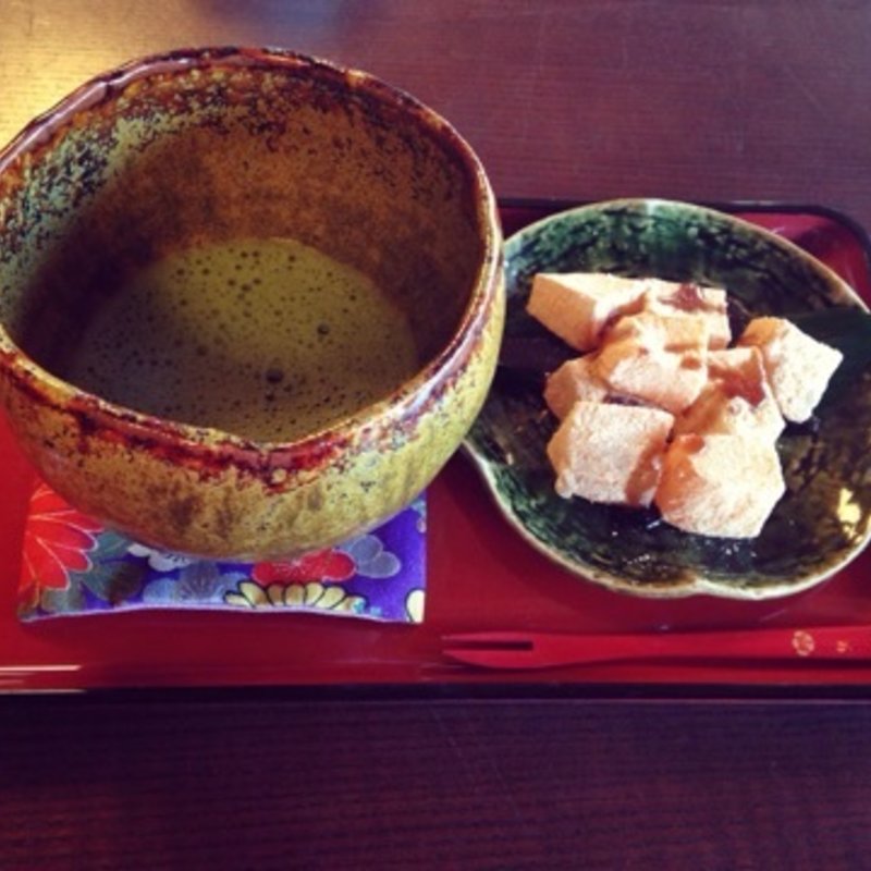 わらび餅セット(抹茶付き)(かふぇぎゃらりー＆陶芸工房 八右衛門)