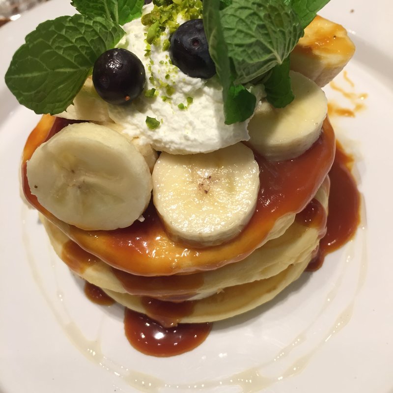 バターキャラメルとバナナのカスタードパンケーキ(ジェイエス パンケーキカフェ くずはモール店 （j.s. Pancake cafe）)