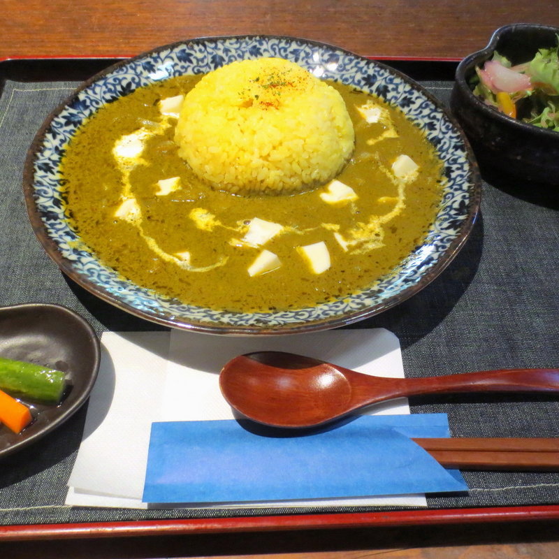 ほうれん草とモッツァレラのカレー(インディゴカレー)