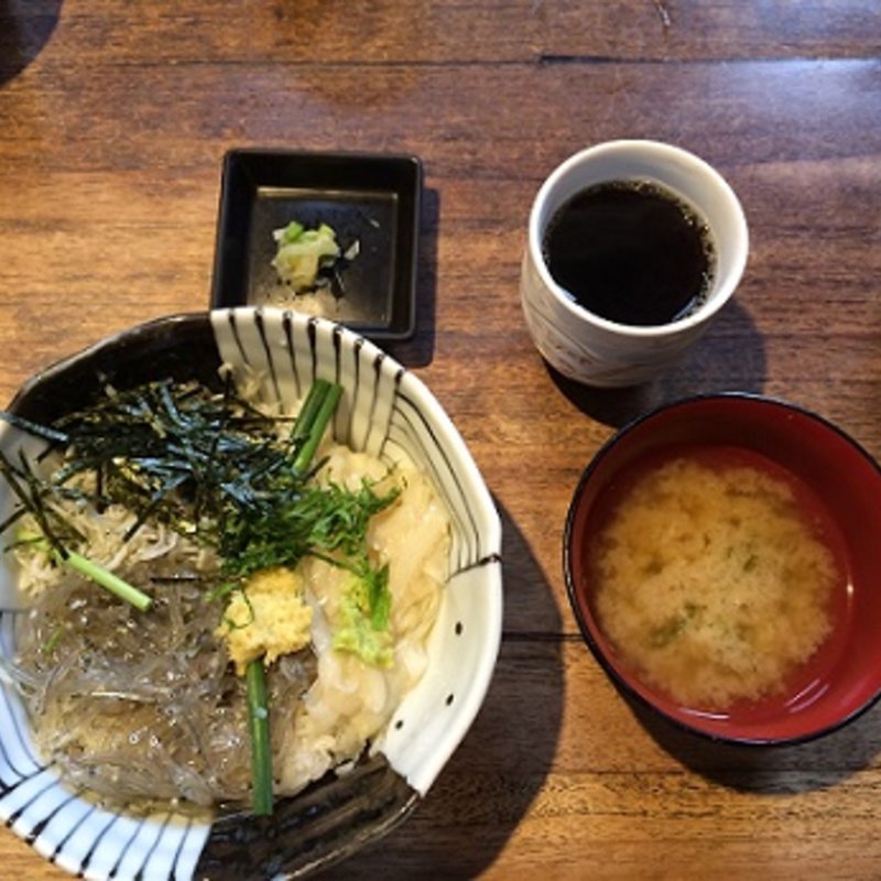 3色丼（のれそれ丼）(しらすや)