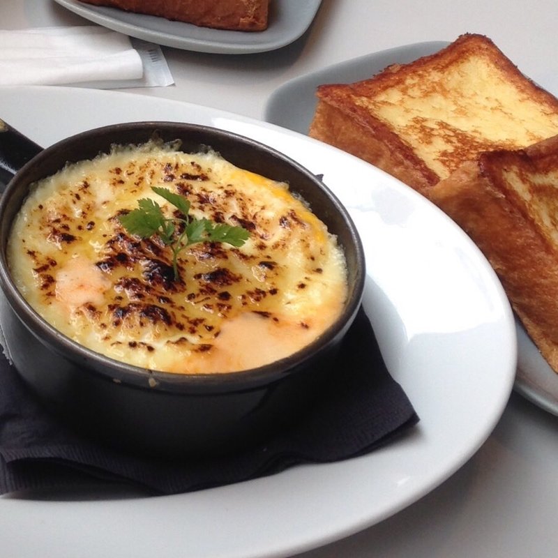 Stube鍋 サーモンとホウレンソウのクリーム煮込み(マーサーブランチ)