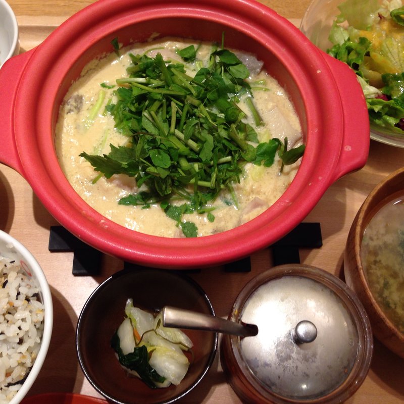 豚肉とクレソンの豆乳鍋(おぼんdeごはん)