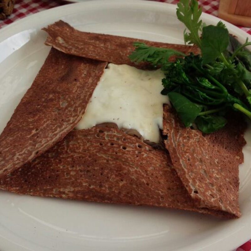 きのこと菜の花のガレット(メルシィ商店)