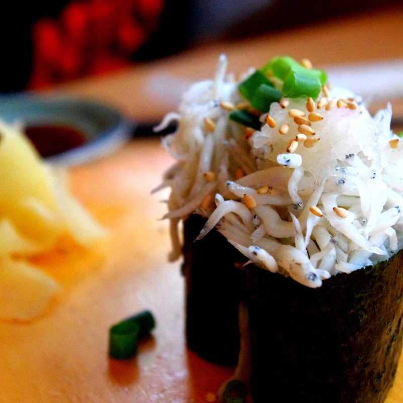 釜揚げしらす寿司(2貫)(とびっちょ 本店)