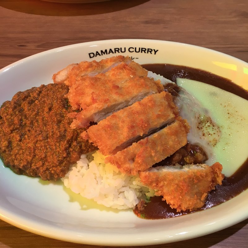 Wカレー(DAMARU CURRY（ダマールカレー）)
