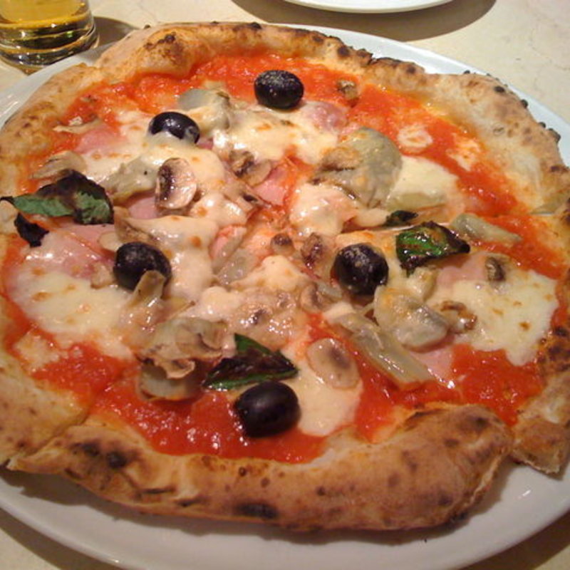 ピザ　カプリチョーザ(サルヴァトーレ)