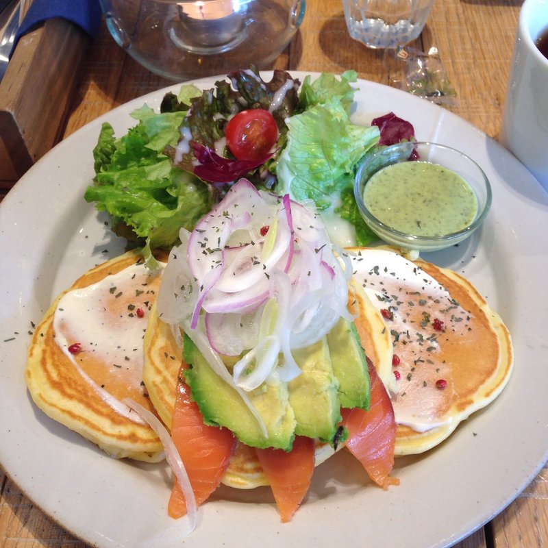 アボカドサーモンパンケーキ(J.S.pancake cafe　ラゾーナ 川崎店)